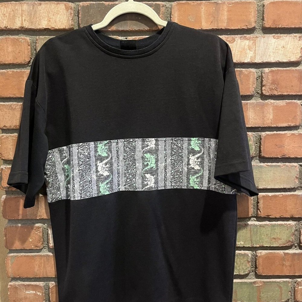Vintage 90’s  Reebesse Sportswear Gecko Shirt Beach Large
